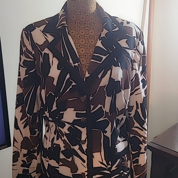 Harvé Benard jacket size 10 can be pairs with anything - Picture 2 of 4